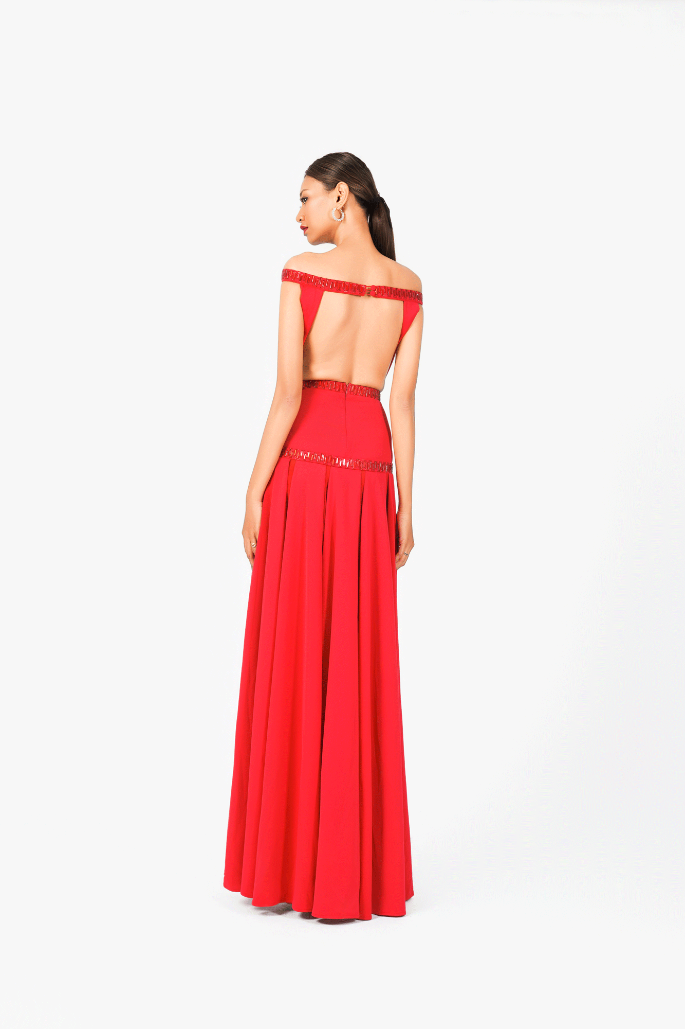 Shoulder Baring Crystal Edge Evening Dress