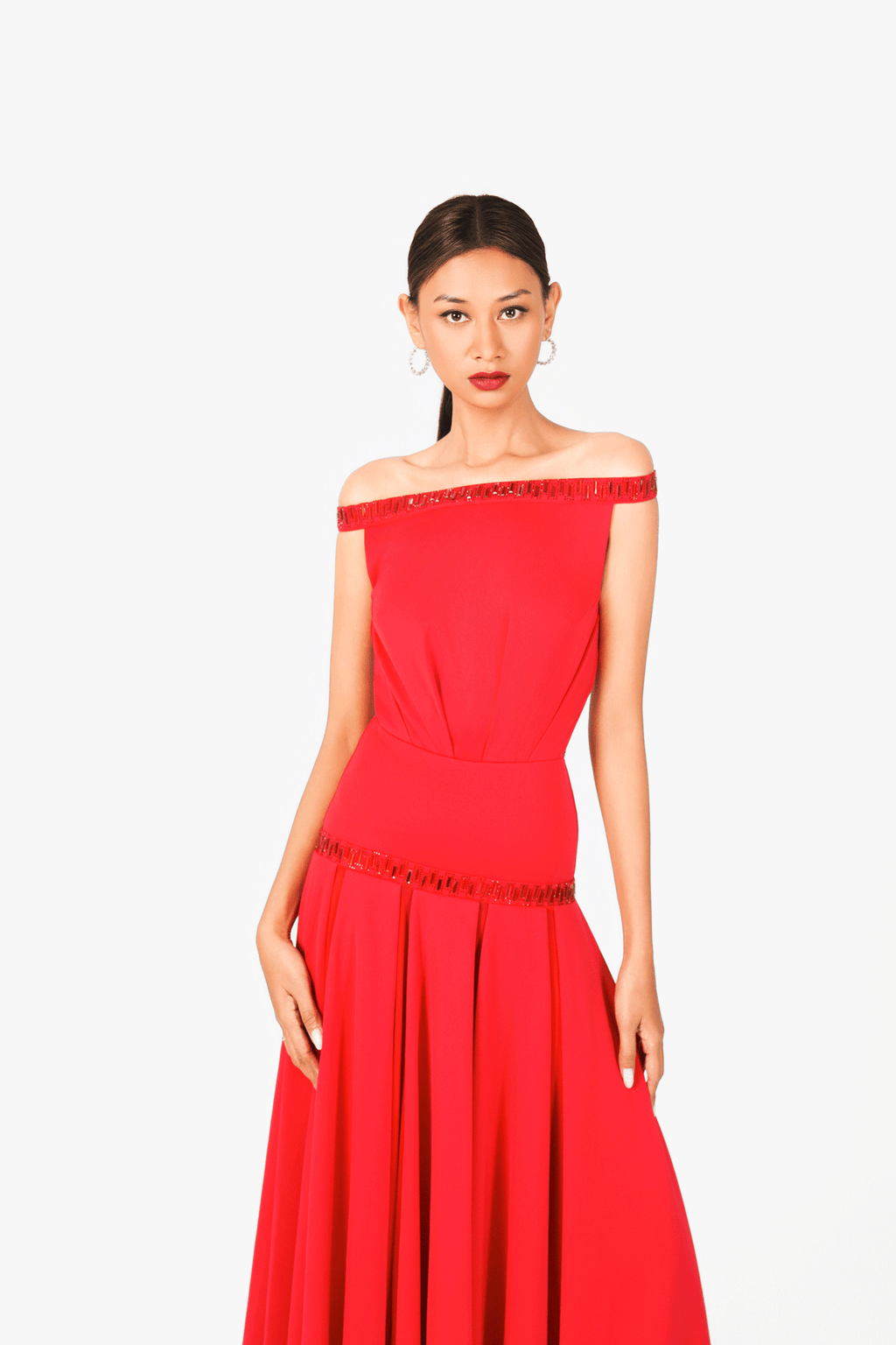 Shoulder Baring Crystal Edge Evening Dress