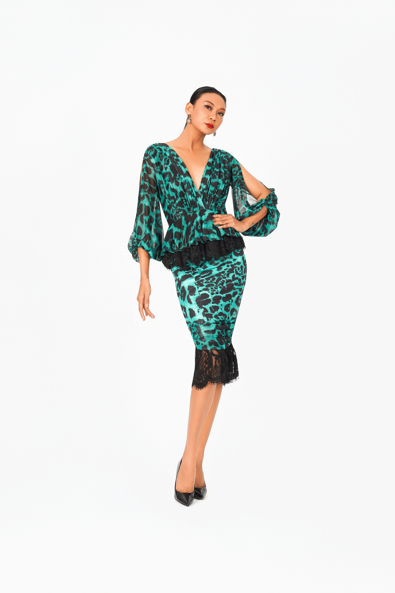 Leo Print V-Neck Slit Sleeves Cocktail Dress