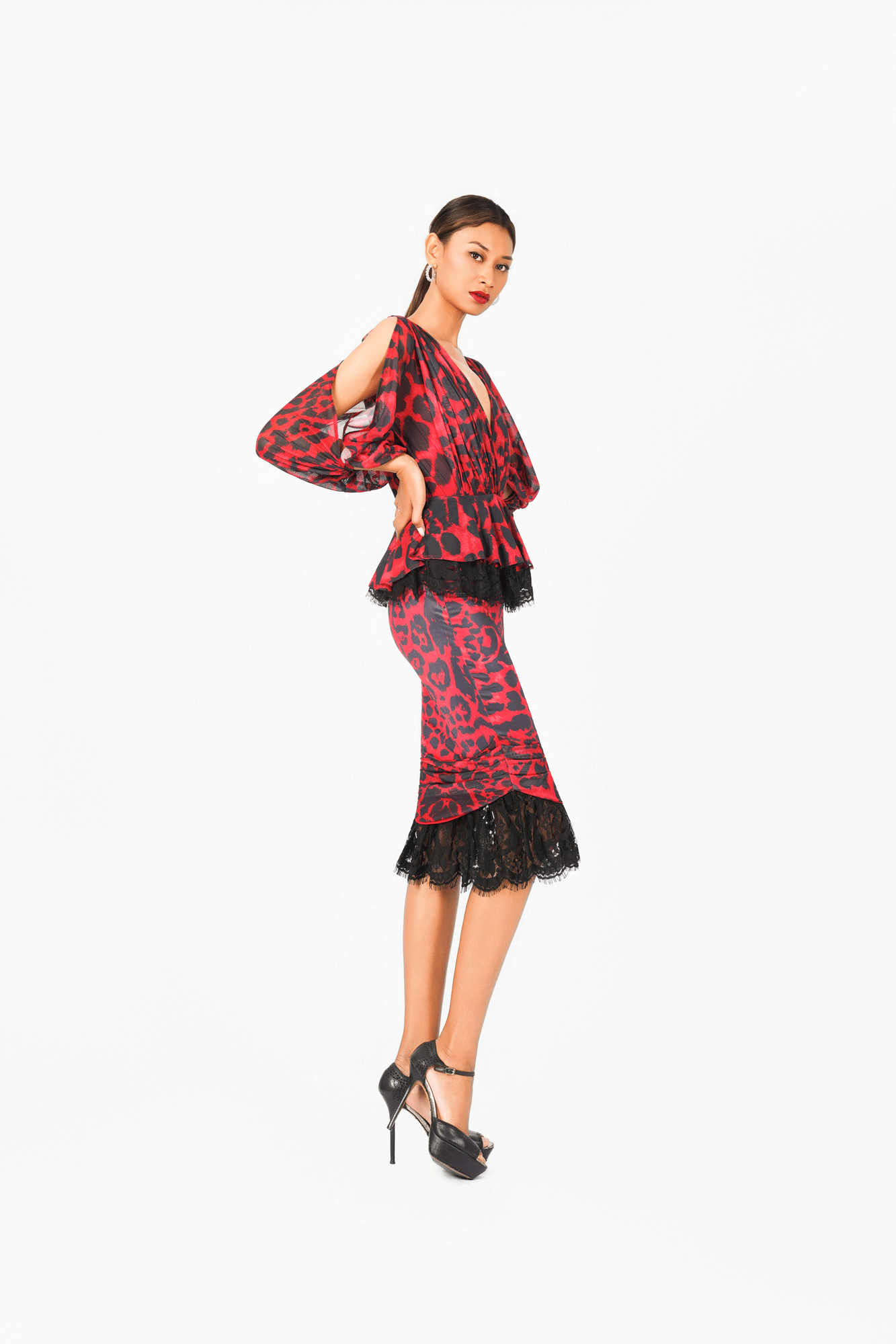 Leo Print V-Neck Slit Sleeves Cocktail Dress