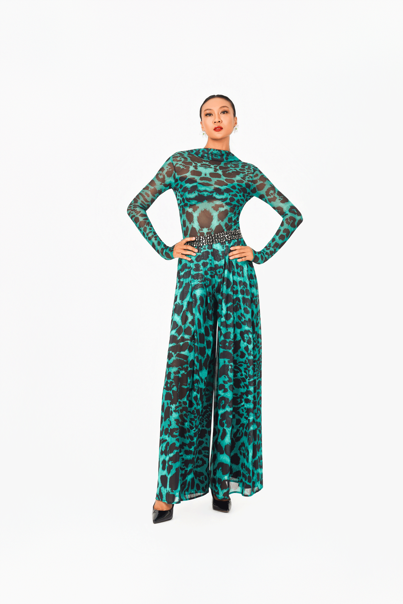 Leo Print Long Sleeves Open Back Bodysuit
