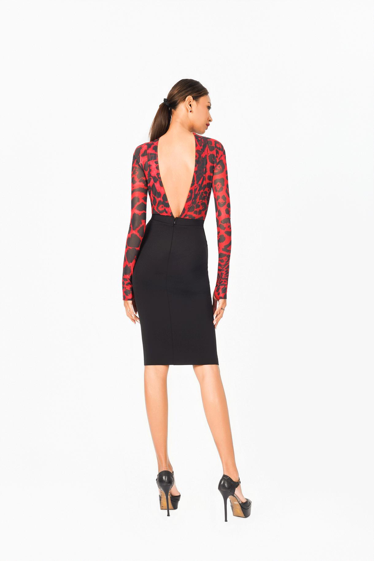 Leo Print Long Sleeves Open Back Bodysuit