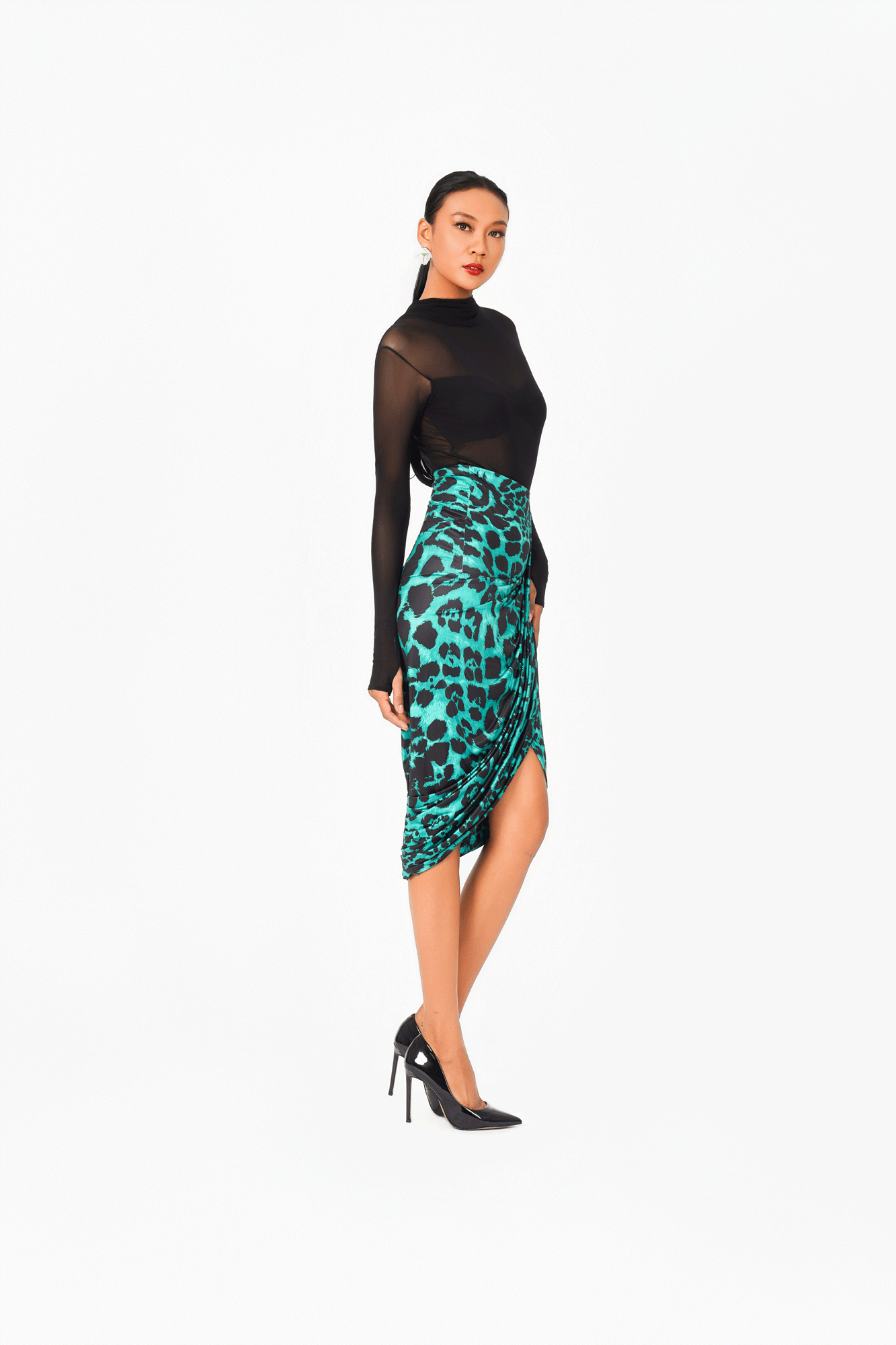 Leo Print Short Skirt with Slit