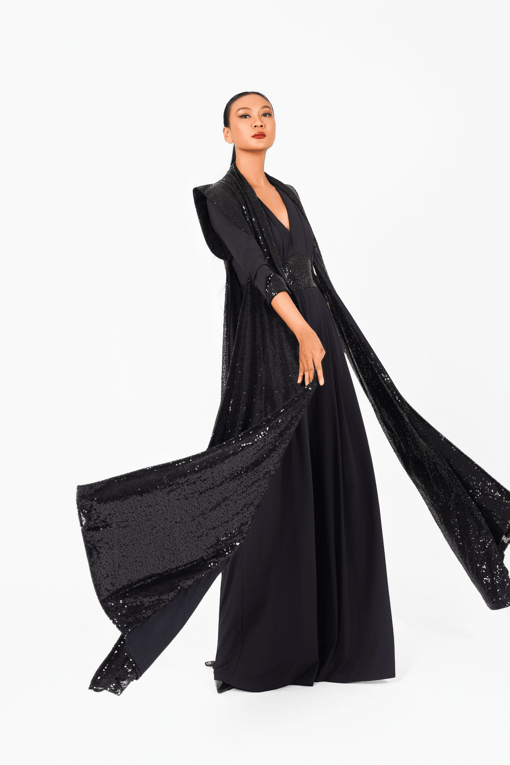 Sleeveless Long Jacket with Shoulder Details
