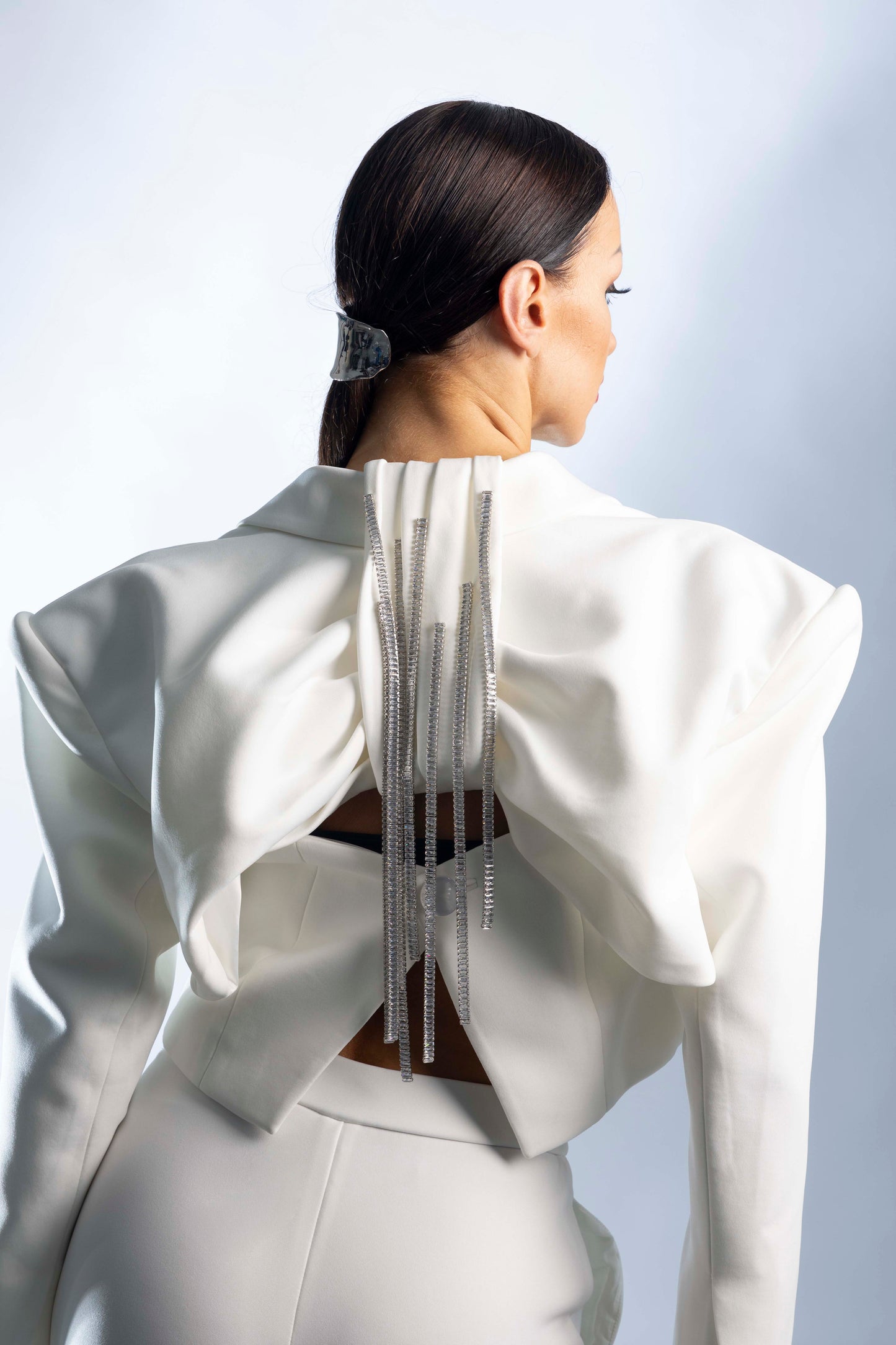 Long Sleeves Short Blazer with Trims at back